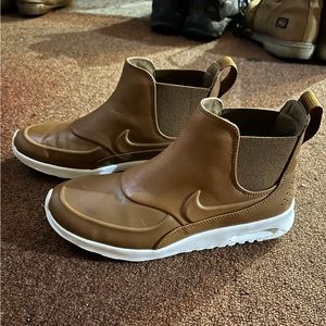 Nike Thea Sneakers